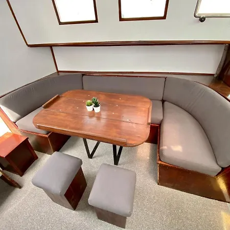 Fantastico Velero En Barcelona Botel Sant Adria de Besos